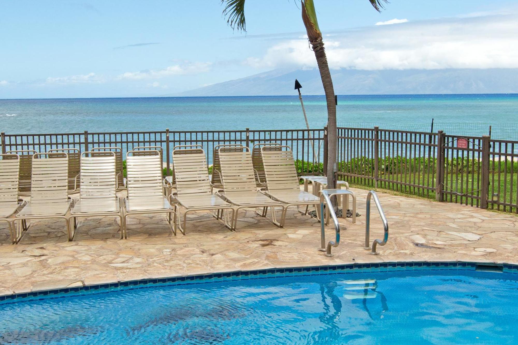 Hololani Resort Kahana Екстер'єр фото