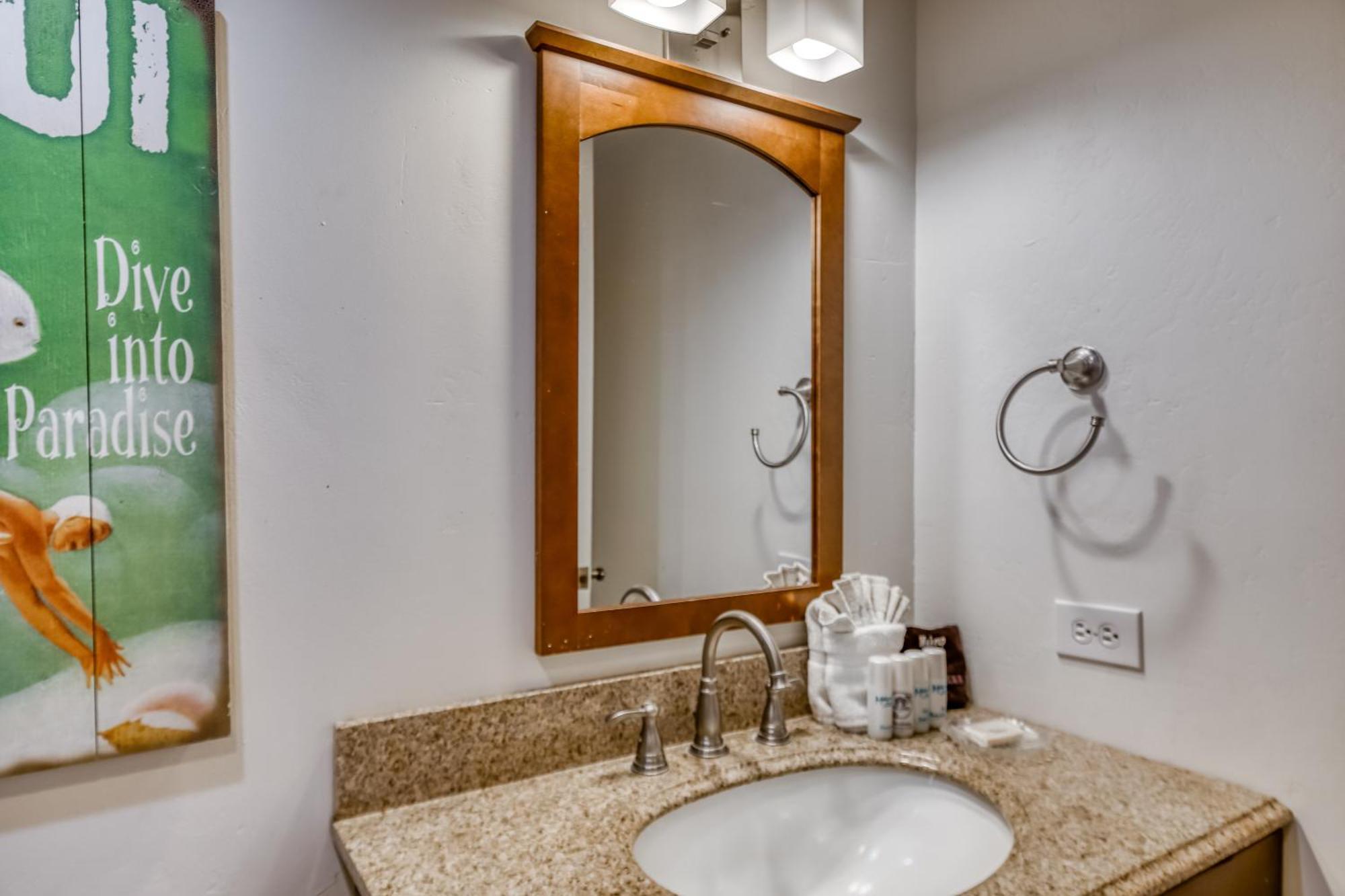 Hololani Resort Kahana Номер фото
